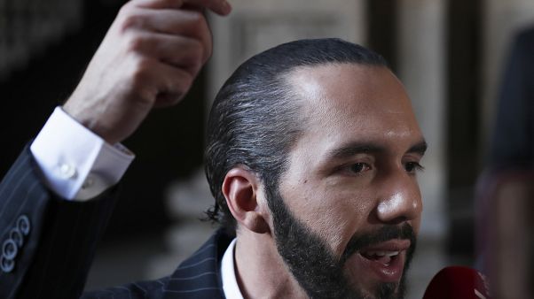 Nayib Bukele "acata" a regañadientes la orden de no volver a utilizar al Ejército Nayib Bukele "acata" a regañadientes la orden de no volver a utilizar al Ejército