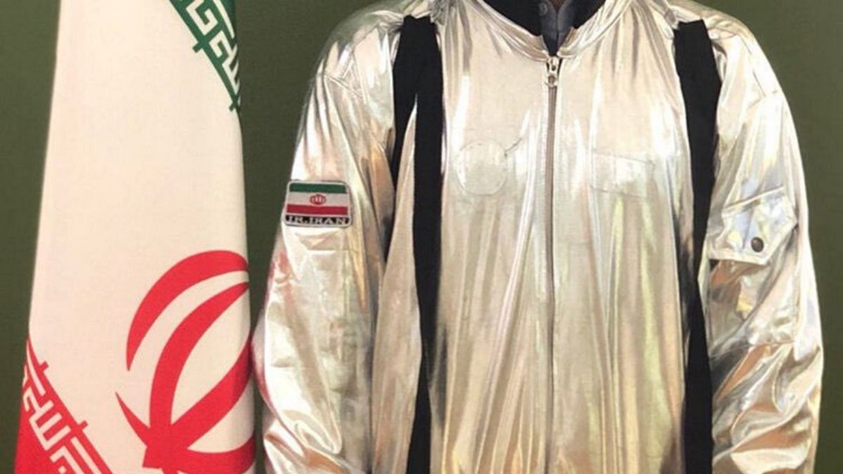 عکس توییتری لباس هالووین به جای لباس فضانوردی ایران؛ جهرمی عذرخواهی کرد
