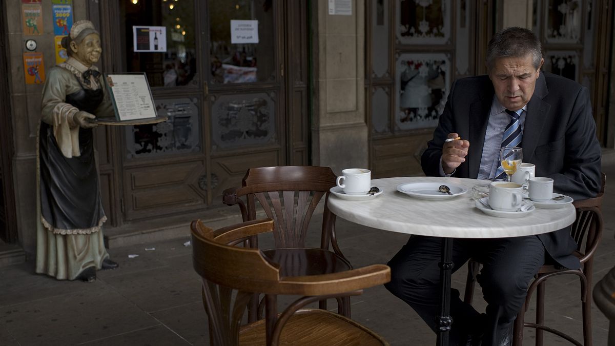 İspanya'da kahve ve sigara araları tartışma konusu oldu