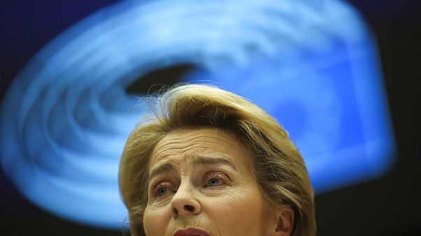 Ursula von der Leyent kísérti a múlt Ursula von der Leyent kísérti a múlt