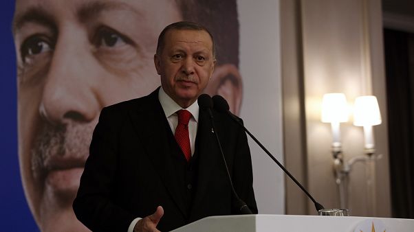 Erdoğan: Türkiye'nin karşısında hangi gavur varsa onun kılıcını çalanları ifşa edeceğiz Erdoğan: Türkiye'nin karşısında hangi gavur varsa onun kılıcını çalanları ifşa edeceğiz