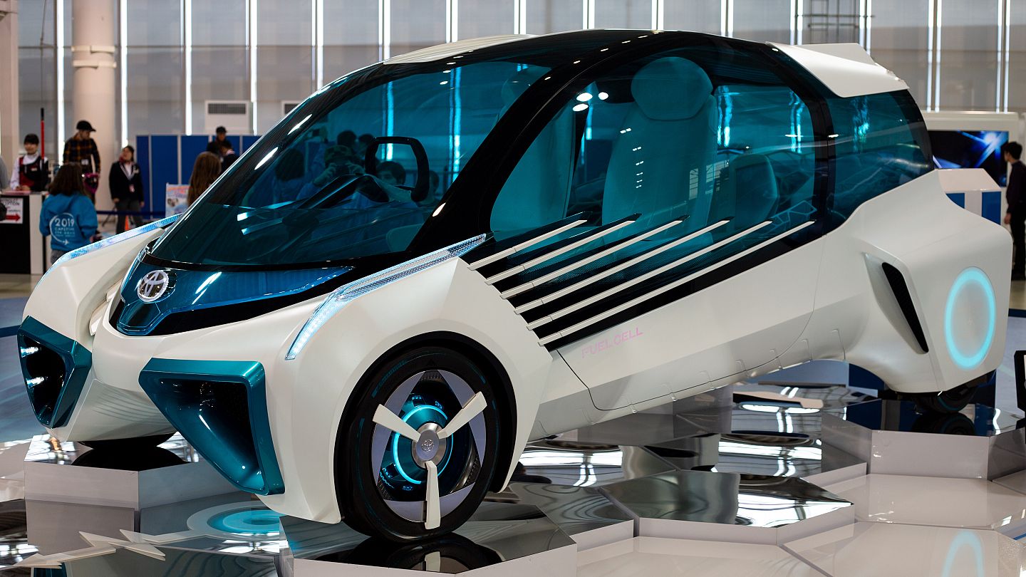 Hydrogen cell deals powered cars