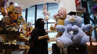 الحب والمواعدة خارج إطار الزواج لا يزالان يعتبران "مخاطرة" في السعودية