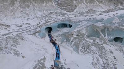 Mont Blanc hem küresel iklim krizi hem de ‘sözde dağcılar’ nedeniyle tehlike altında 