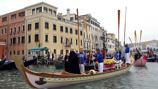 Βενετία: Ο «υπερτουρισμός» διώχνει τους κατοίκους