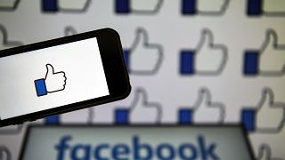 "فيسبوك" ترجئ إطلاق تطبيقها للمواعدة في أوروبا