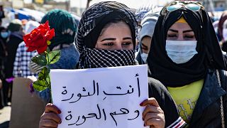 شاهد: عراقيات يتظاهرن في بغداد دفاعا عن دورهن في الاحتجاجات
