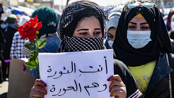 شاهد: عراقيات يتظاهرن في بغداد دفاعا عن دورهن في الاحتجاجات شاهد: عراقيات يتظاهرن في بغداد دفاعا عن دورهن في الاحتجاجات