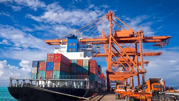 Hollanda'da bir kargo limanı Hollanda'da bir kargo limanı