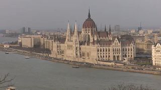 A budapesti Parlament a Vár felől nézve