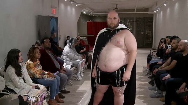 Gegen Mobbing: Catwalk für kurvige Männer Gegen Mobbing: Catwalk für kurvige Männer