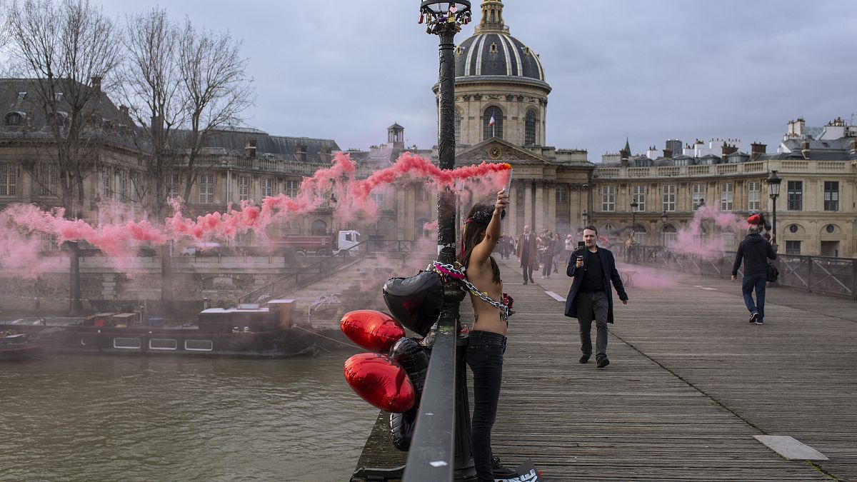Femen против Дня святого Валентина