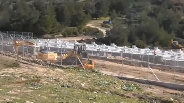 Nem akarnak újabb menekülttáborokat a Leszbosz szigetén élők Nem akarnak újabb menekülttáborokat a Leszbosz szigetén élők
