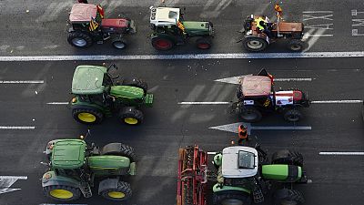 Angry spanish farmers invade Valencia