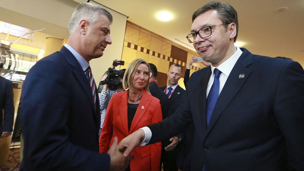 Σερβία και Κόσοβο υπέγραψαν συμφωνίες οδικής-σιδηροδρομικής σύνδεσης