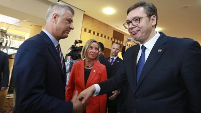 Σερβία και Κόσοβο υπέγραψαν συμφωνίες οδικής-σιδηροδρομικής σύνδεσης