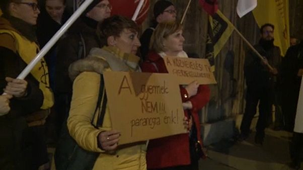 Tiltakozás a Nemzeti Alaptanterv ellen Tiltakozás a Nemzeti Alaptanterv ellen