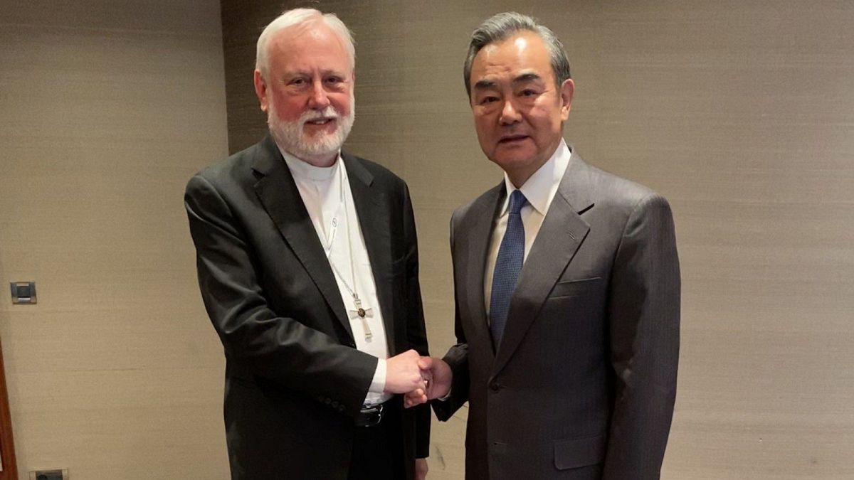 وزيرا خارجية الصين والفاتيكان في لقاء نادر على هامش مؤتمر ميونيخ للأمن بمدينة ميونيخ الألمانية. 14/02/2020