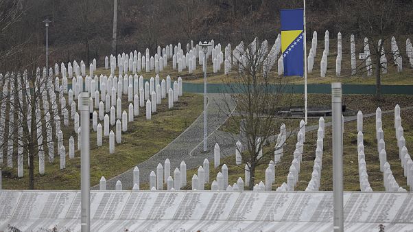Srebrenitsa'da kimliği belirlenemeyen 82 kurban toprağa verilecek Srebrenitsa'da kimliği belirlenemeyen 82 kurban toprağa verilecek