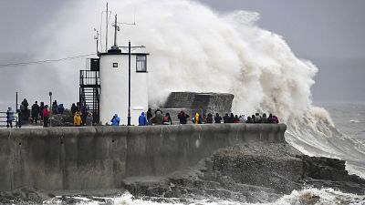 La tempête Dennis balaye les îles britanniques