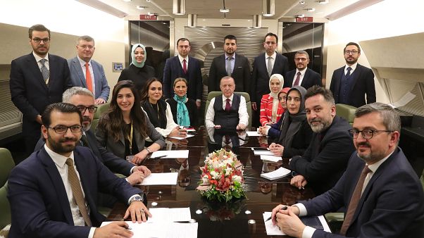 Türkiye Cumhurbaşkanı Recep Tayyip Erdoğan, uçakta gazetecilerle sohbet etti Türkiye Cumhurbaşkanı Recep Tayyip Erdoğan, uçakta gazetecilerle sohbet etti