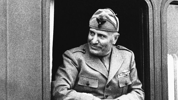 موسولینی همچنان شهروند افتخاری سالو باقی میماند موسولینی همچنان شهروند افتخاری سالو باقی میماند
