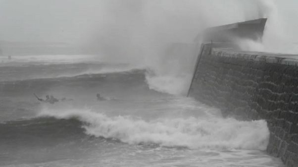Tempesta Dennis: allarme rosso in Galles Tempesta Dennis: allarme rosso in Galles