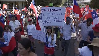 Tensión en Chile entre manifestantes a favor y en contra de la reforma constitucional