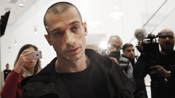 Павленский с подругой арестованы Павленский с подругой арестованы