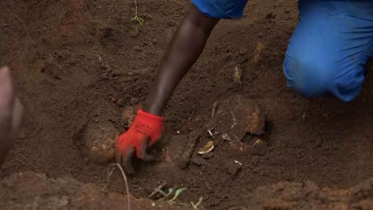 شاهد: العثور على أكثر من 6 آلاف جثة في مقابر جماعية ببوروندي 