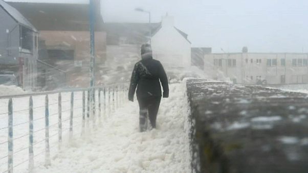„Und plötzlich war das Wasser im Haus“ - Sturm "Dennis" fegt über Nordeuropa „Und plötzlich war das Wasser im Haus“ - Sturm "Dennis" fegt über Nordeuropa