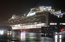 صدها سرنشین مبتلاء به ویروس کرونا از کشتی تفریحی در قرنطینه خارج می‌شوند  