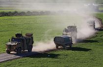 Türk Silahlı Kuvvetlerince, İdlib'deki gözlem noktalarına tank, zırhlı askeri ambulans ve zırhlı personel taşıyıcı (ZPT) sevk edildi.