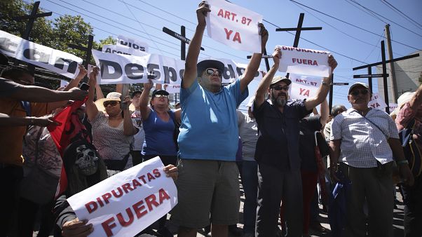 El Salvador: Proteste für 109-Millionen-Dollar-Darlehen gegen Maras El Salvador: Proteste für 109-Millionen-Dollar-Darlehen gegen Maras