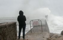 Avrupa'da hayatı felç eden Dennis fırtınası Fransa’yı vurdu