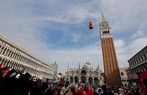 Thousands watch 'flight of angel' at Venice carnival