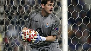 Tras nueve meses sin pisar el campo, Iker Casillas cuelga los guantes