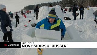 شاهد: مسابقة لبناء هياكل من الثلوج بأقل من 3 ساعات في مدينة نوفوسيبيرسك الروسية