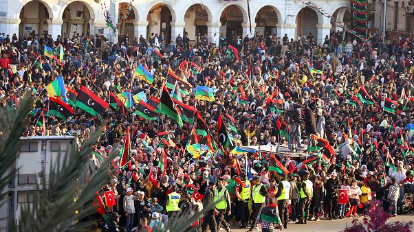 الليبيون يحتفلون بالذكرى التاسعة لثورة 17 فبراير/ نيسان الليبيون يحتفلون بالذكرى التاسعة لثورة 17 فبراير/ نيسان