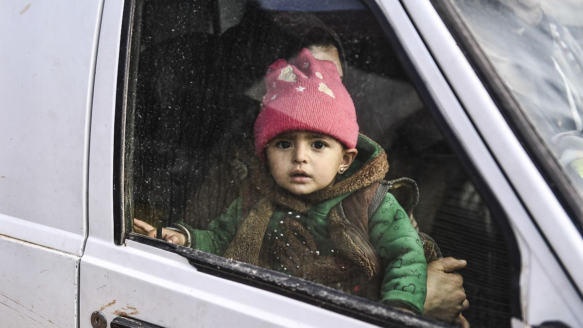 Des civils syriens fuient Idleb le 15 février 2020