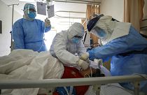  پزشکان چینی به درمان ویروس‌ کرونا با پلاسمای خون شفایافتگان روی آوردند