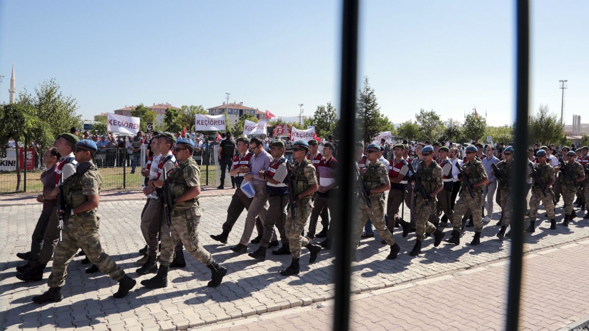دستگیری مظنونان به ارتباط با کودتای نافرجام ترکیه (عکس تزئینی است)