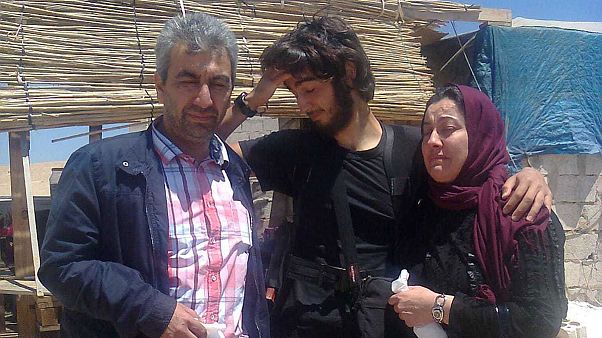 Osman y Gülay T. con su hijo Burak. Osman y Gülay T. con su hijo Burak.
