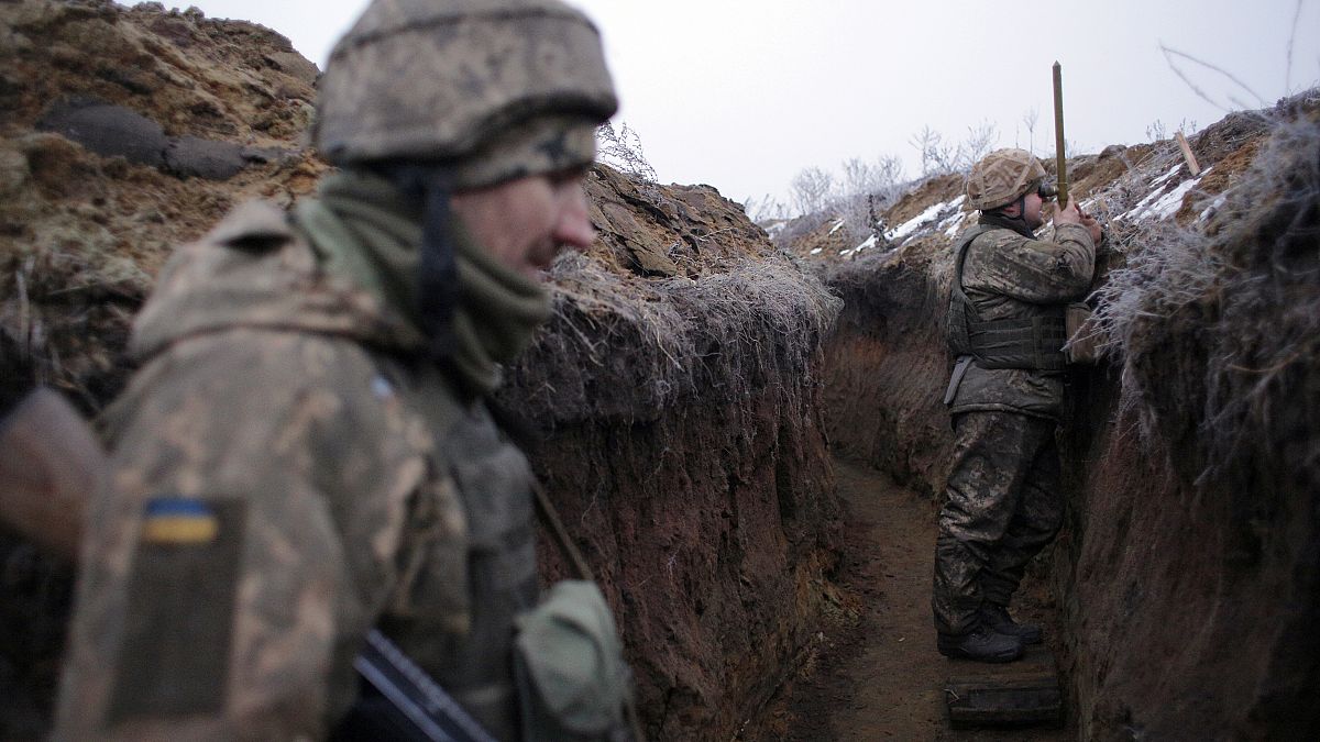 Soldier killed as violence flares-up in eastern Ukraine 
