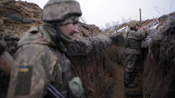 Солдат убит во время вспышки насилия на востоке Украины Солдат убит во время вспышки насилия на востоке Украины