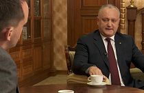 Der Präsident der Republik Moldau sprich mit Euronews-Reporter Orlando Crowcroft in Chisinau
