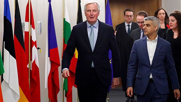 Michel Barnier, négociateur en chef de l’UE sur le Brexit, et Sadiq Khan, le maire de Londres, à Bruxelles le 18 février 2020. Michel Barnier, négociateur en chef de l’UE sur le Brexit, et Sadiq Khan, le maire de Londres, à Bruxelles le 18 février 2020.
