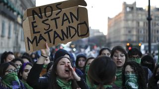 Μεξικό: Γυναίκες διαδήλωσαν έξω από το προεδρικό μέγαρο