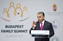 Bruxelles s'interroge sur le plan hongrois visant à stimuler la natalité du pays