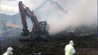 "Es kratzt im Hals und stinkt": Nach Mülldeponie-Unfall im Baskenland